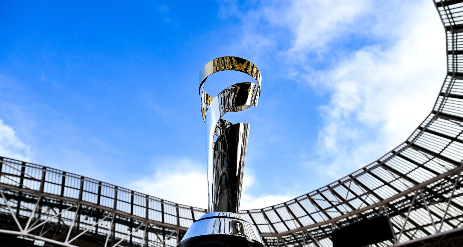 Irish Rugby | IRFU And FFR Unveil New Trophy For Ireland And France Six Nations Matches