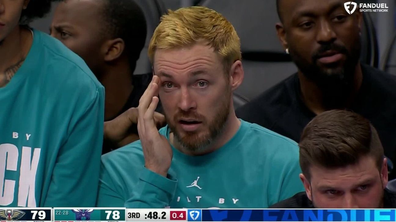 Hornets' Pat Connaughton sports blonde hair for fantasy punishment