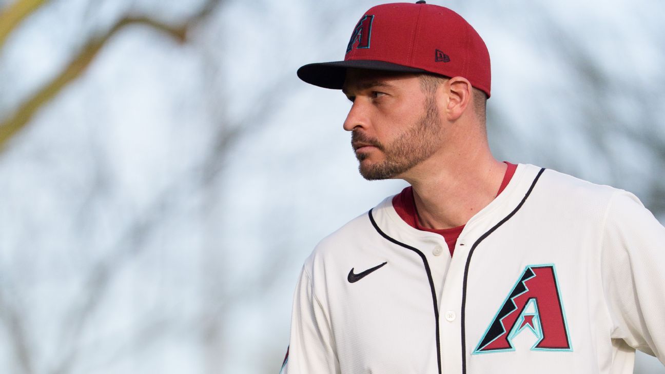 Trey Mancini signs minor league deal with Angels