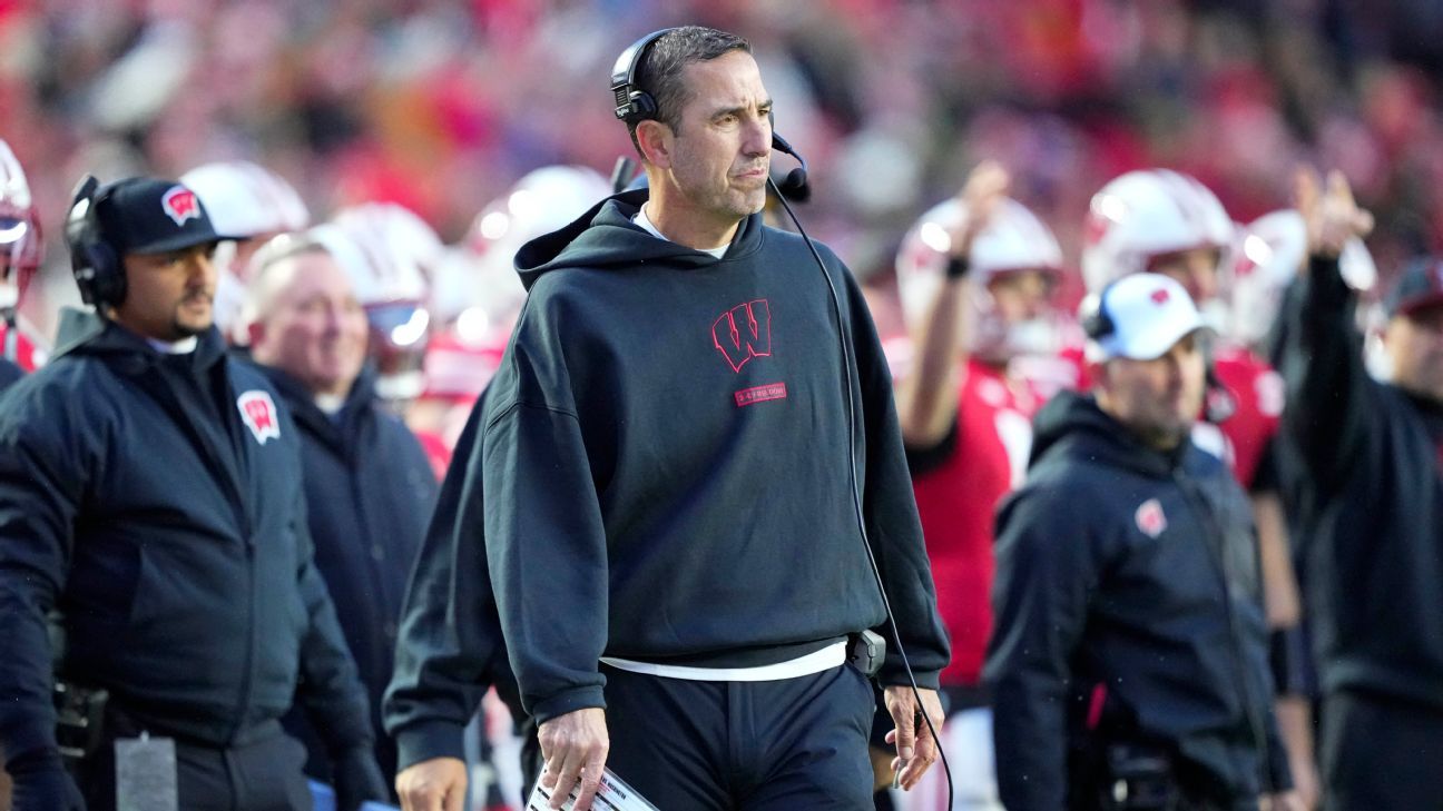 Badgers' Luke Fickell asked to forgo extension amid struggles