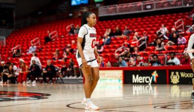 Women's Basketball Falls Thursday Night