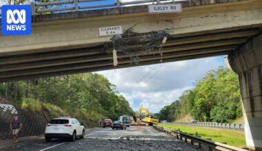 Bruce Highway blocked after excavator strikes Ilkley Road bridge at Tanawha on Sunshine Coast