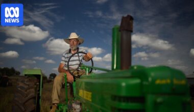 Meringandan collector sells vintage tractors, trucks, machines on Queensland farm