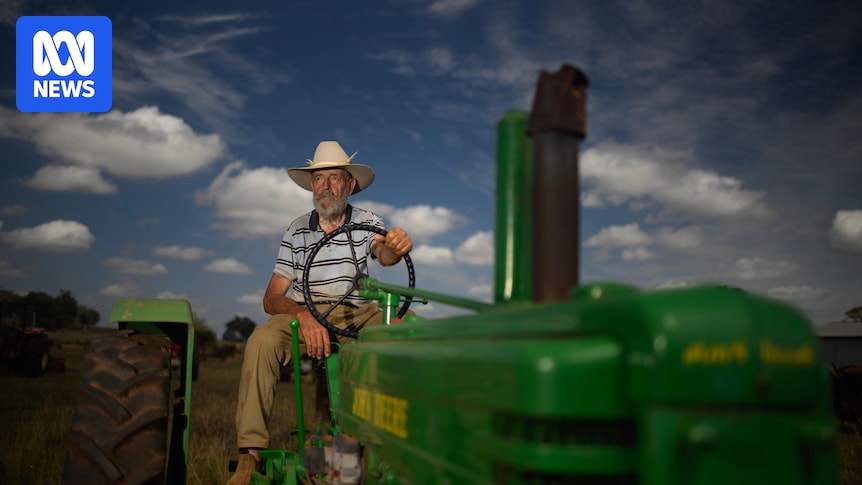 Meringandan collector sells vintage tractors, trucks, machines on Queensland farm