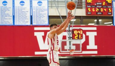 Bledsoe, Molen, Morvillo Lift Men's Basketball to Third Consecutive Win, 90-66, Over Coast Guard