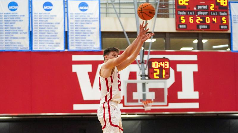 Bledsoe, Molen, Morvillo Lift Men's Basketball to Third Consecutive Win, 90-66, Over Coast Guard