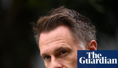 NSW premier won’t apologise to Muslims after police grab men praying at rally against Isaac Herzog | Bondi beach terror attack