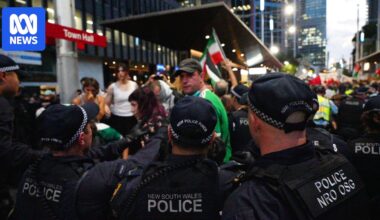 Muslim men had permission to pray before officers removed them from Sydney protest, police say