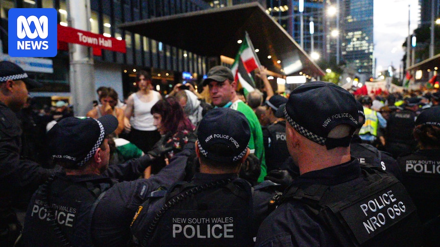 Muslim men had permission to pray before officers removed them from Sydney protest, police say