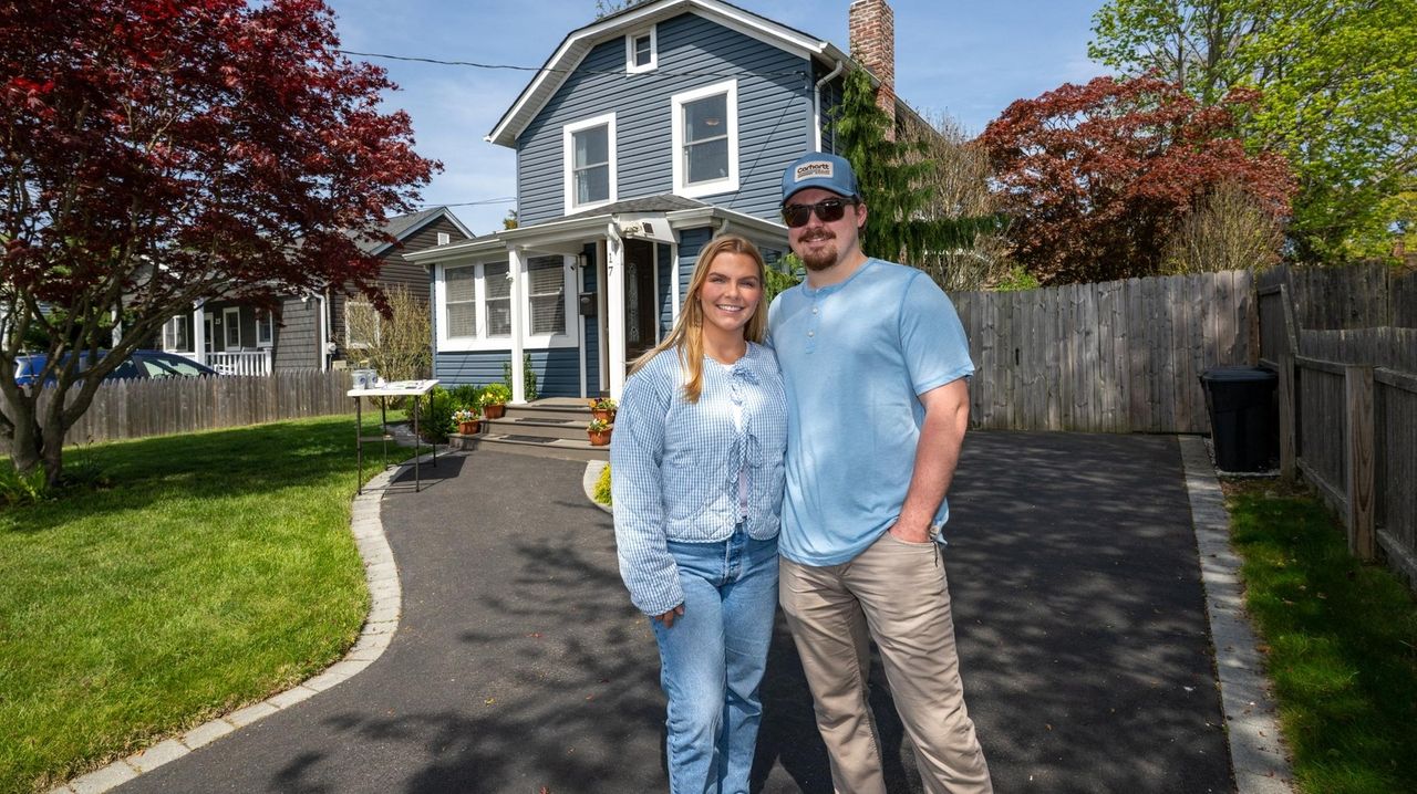 Who pays the mortgage? How couples can split the bills and skip the tension.