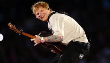 Superstar opens Loop tour in Sydney