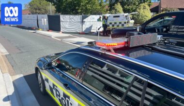 Man dies after motorcycle hits kerb in Canberra's north