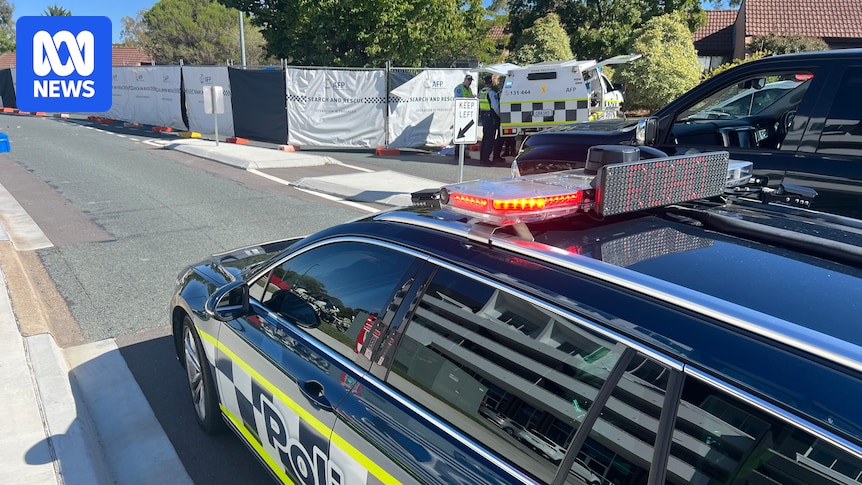Man dies after motorcycle hits kerb in Canberra's north