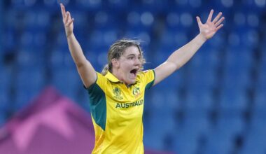 Sutherland wins back-to-back Belinda Clark Awards