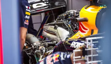 Red Bull denies switching sides