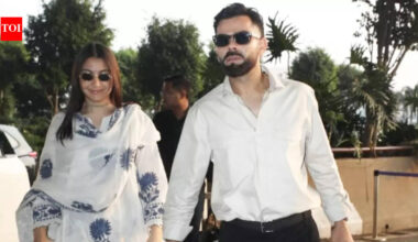 Virat Kohli and Anushka Sharma TWIN in white as they jet out of Mumbai city |
