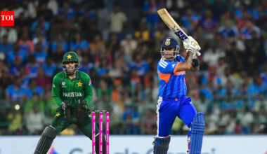 'He bailed the team out': Sunil Gavaskar reveals turning point of India vs Pakistan clash | Cricket News