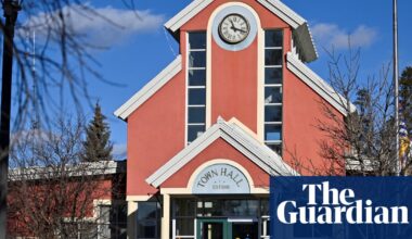 ‘People want to help’: Canadians rally round Tumbler Ridge after school shooting | Tumbler Ridge school shooting