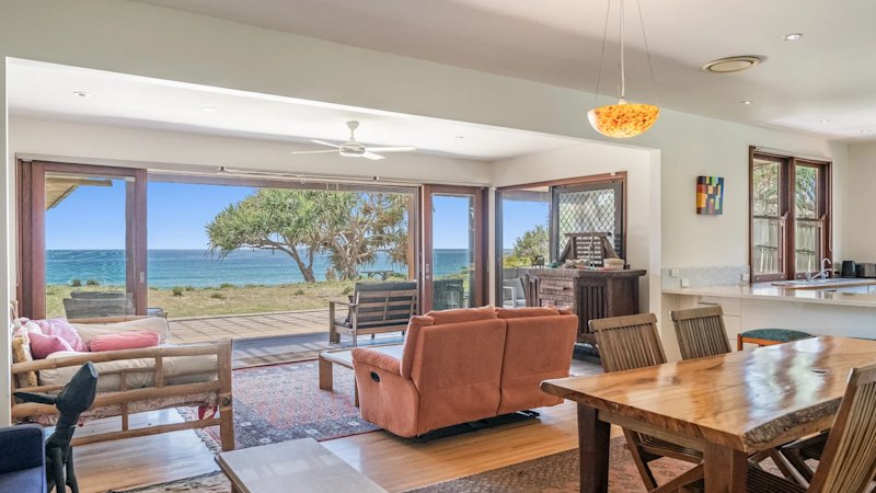 Justin Hemmes buys $18 million Byron Bay beach shack
