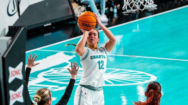 Women's Basketball Takes Down App State 65-64