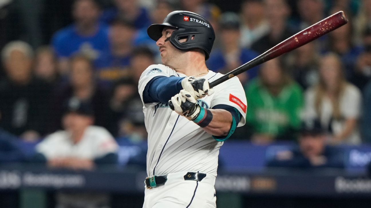 Sources: Mariners, Mitch Garver agree on minor league deal