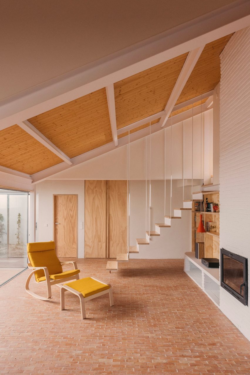 Rosa María House by Delavegacanolasso