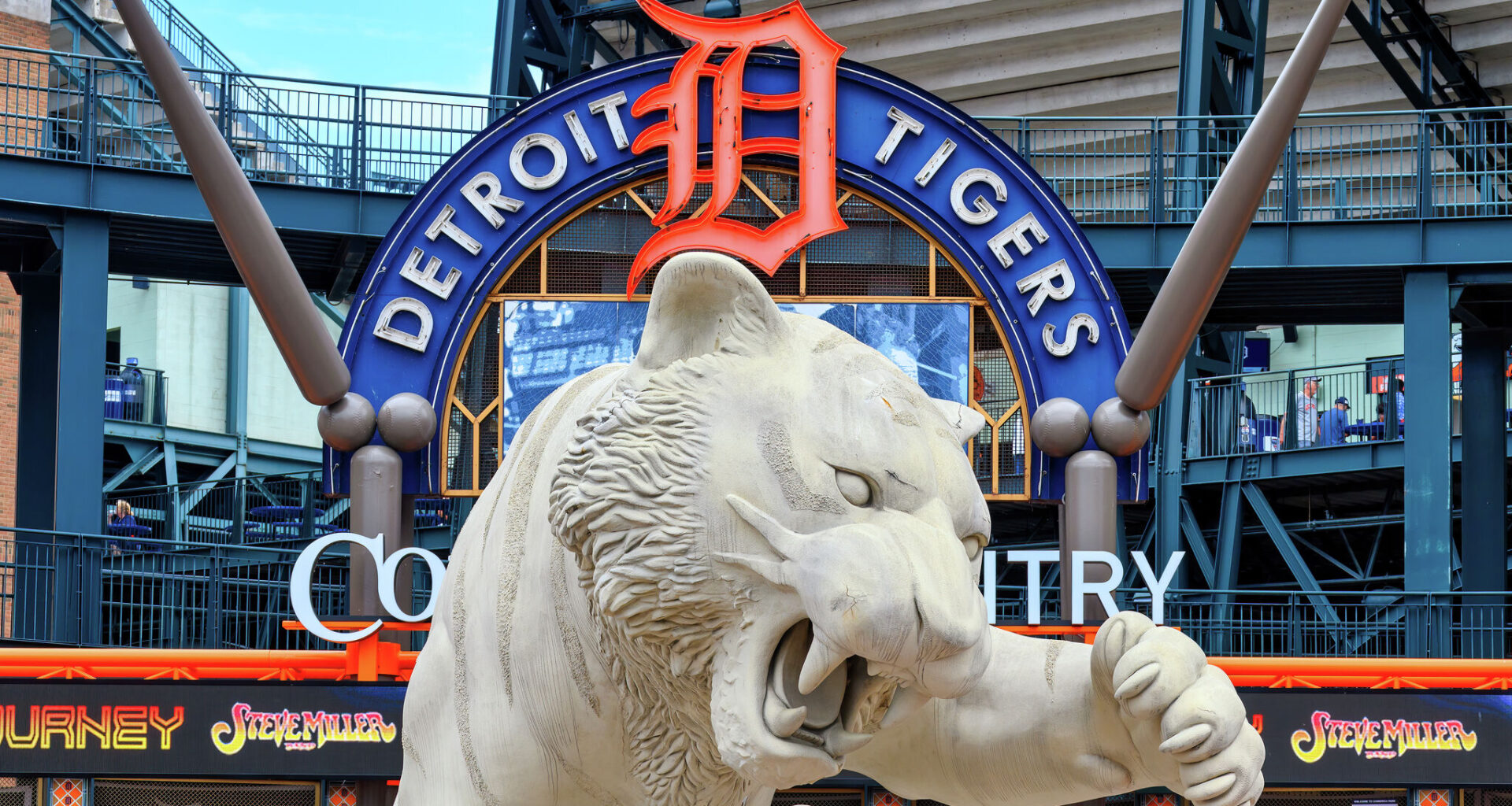 Detroit Tigers unveil navy and orange alternate uniforms