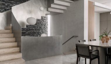 Sculpted Sanctuary House / D'WELL