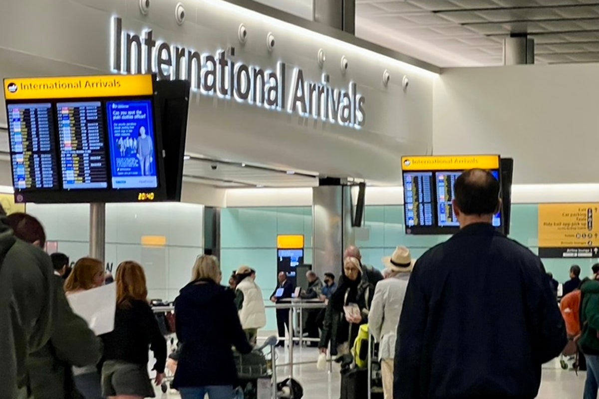 Expired British passport issued as long ago as 1989 could get ‘dual nationals’ into UK