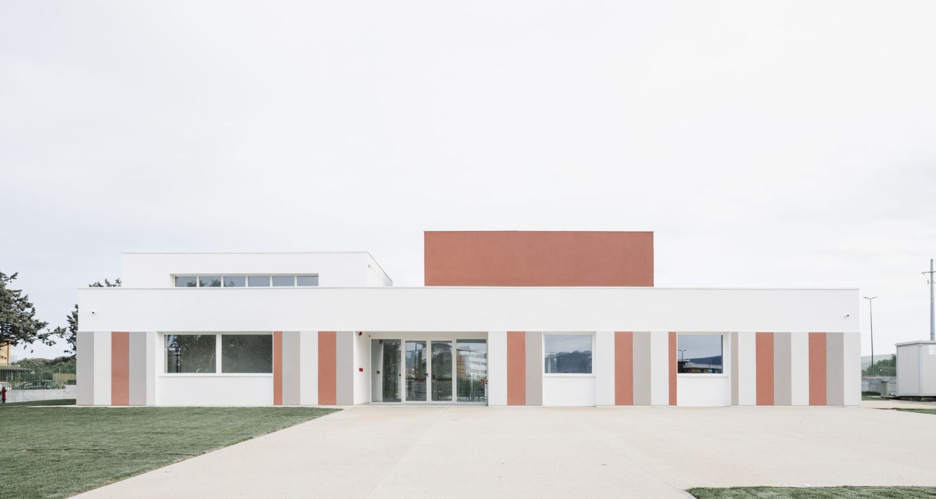 New Nursery School on Via dell’Acquamarina / LERUA Studio
