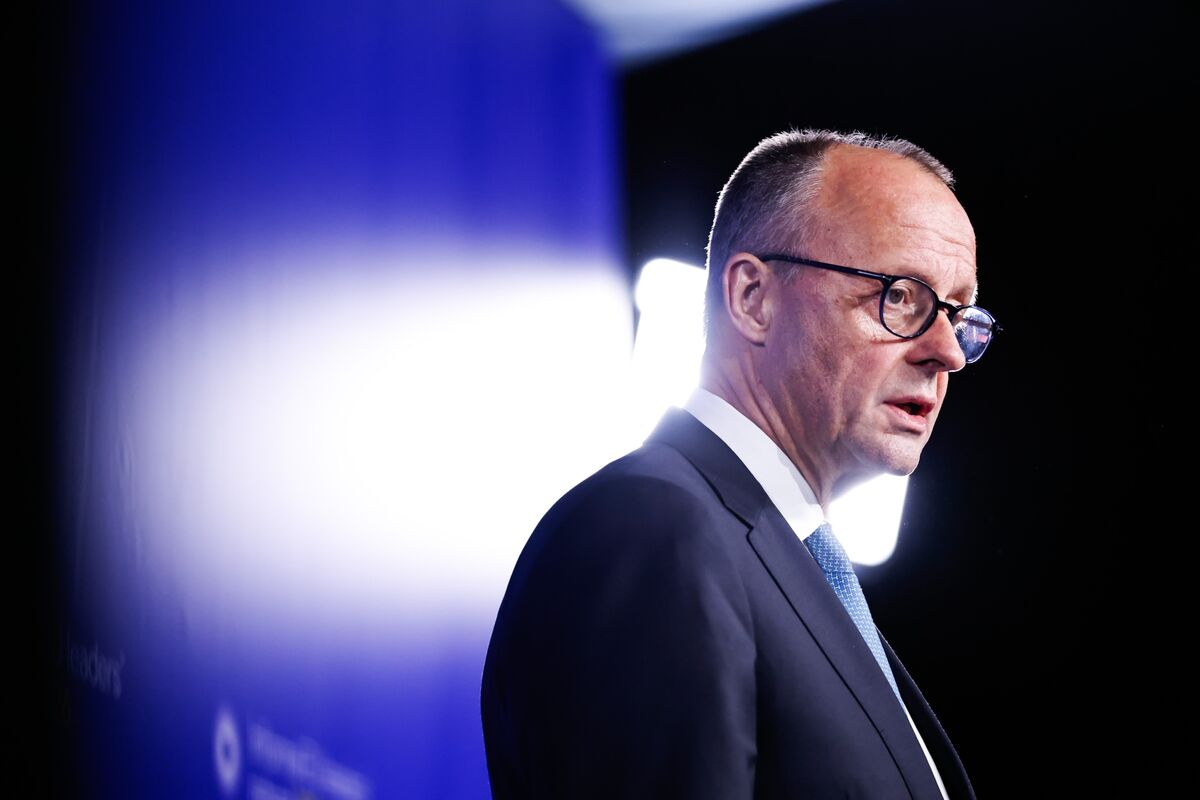 Merz Will Struggle to Defy Economic Gravity on First China Trip