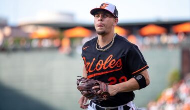 Cardinals sign Ramón Urías to a 1-year deal with option