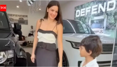 Hardik Pandya gifts ex-wife Natasa Stankovic a luxury car worth Rs 4 crore, poses joyfully with son Agastya - PICS | Hindi Movie News