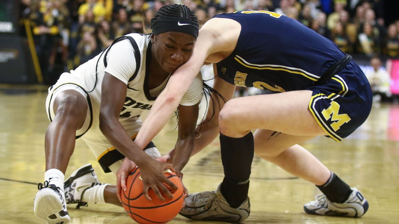 Iowa stymies Michigan, moves into tie for 2nd in Big Ten