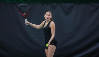 Women's tennis falls just short to Siena 4-3