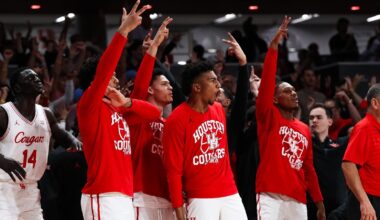 Chris Cenac shoots basketball