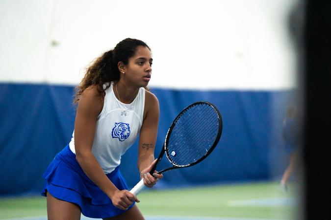 Women's Tennis Tests Themself Against Missouri