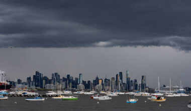 Mass flood warnings issued as Victoria braces for intense rain and thunderstorms