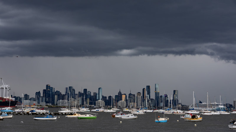 Mass flood warnings issued as Victoria braces for intense rain and thunderstorms