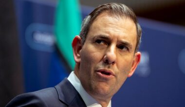 Pressure mounts on Reserve Bank for rate rise before May budget