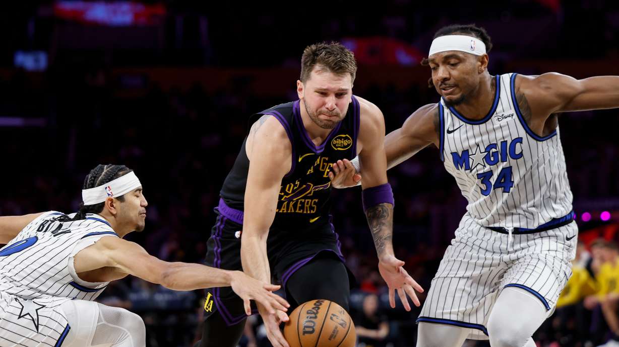 Luka hesitates, LeBron misses on the last possession of a rough homestand for the slumping Lakers