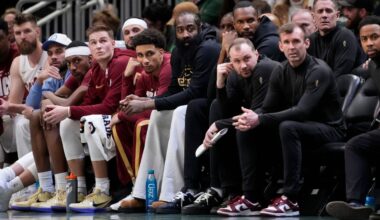 Cavs' James Harden has right thumb fracture, sits vs. Bucks