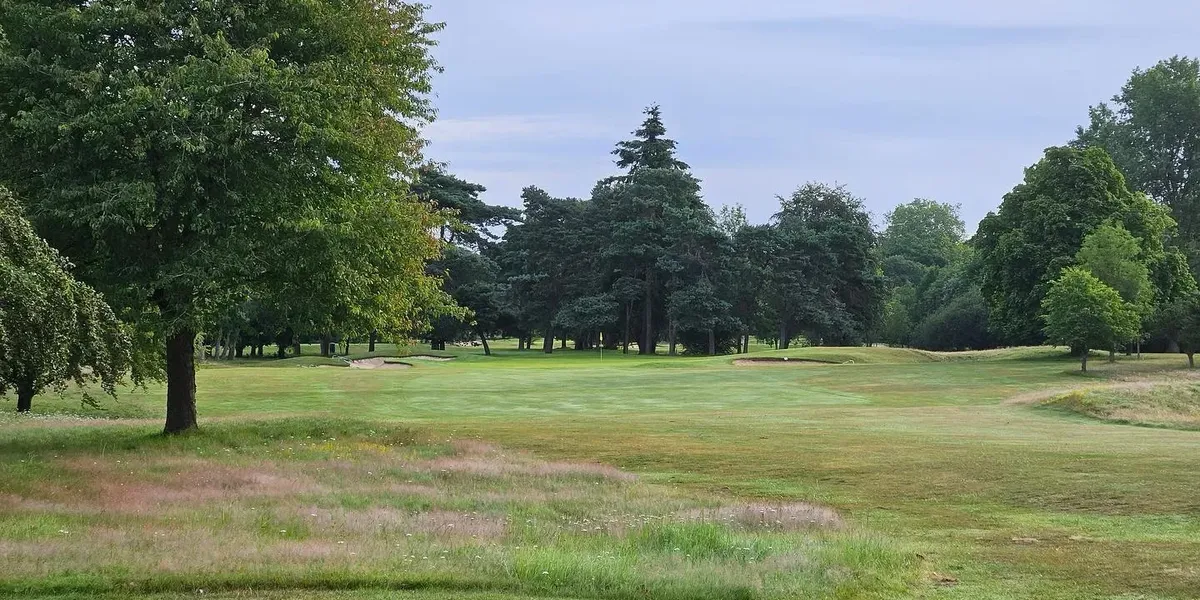 EFL club sparks outrage with plan to slash iconic British golf course in half