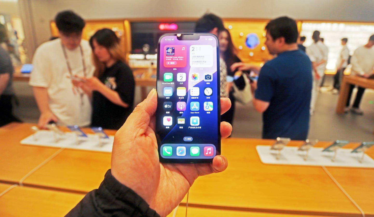 Apple Confirms ‘Big Week’ Starts Monday