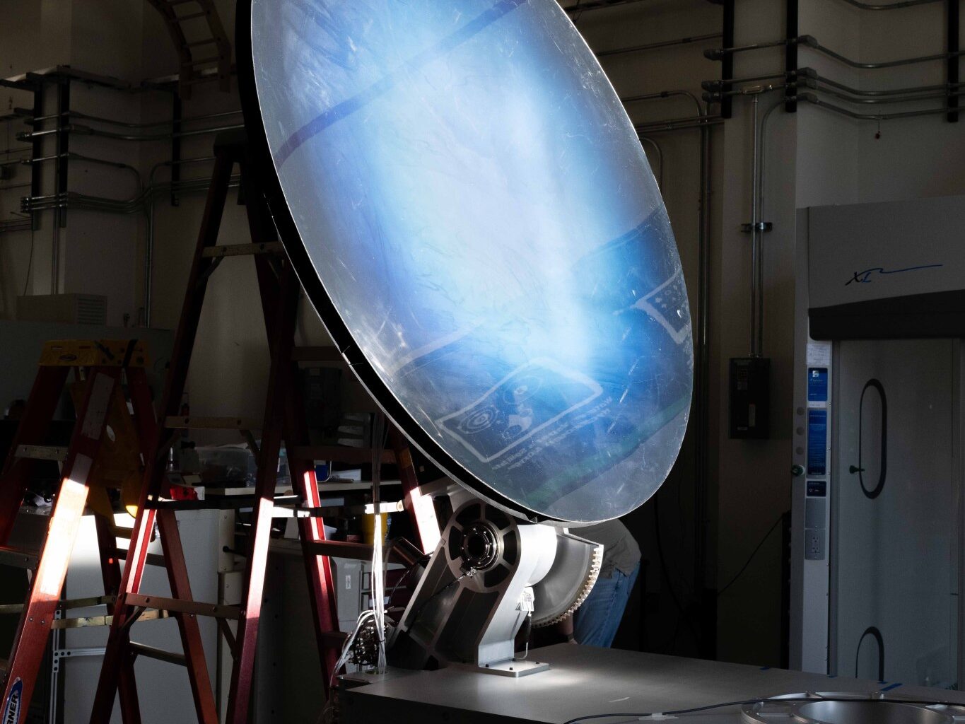 Harnessing Sun To Extract Oxygen On Moon