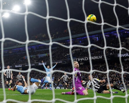 Carabao Cup - Semi Final - Second Leg - Manchester City v Newcastle UnitedSoccer Football - Carabao Cup - Semi Final - Second Leg - Manchester City v Newcastle United - Etihad Stadium, Manchester, Britain - February 4, 2026
Manchester City's Omar Marmoush scores their first goal past Newcastle United's Aaron Ramsdale Action Images via Reuters/Jason Cairnduff EDITORIAL USE ONLY. NO USE WITH UNAUTHORIZED AUDIO, VIDEO, DATA, FIXTURE LISTS, CLUB/LEAGUE LOGOS OR 'LIVE' SERVICES. ONLINE IN-MATCH USE LIMITED TO 120 IMAGES, NO VIDEO EMULATION. NO USE IN BETTING, GAMES OR SINGLE CLUB/LEAGUE/PLAYER PUBLICATIONS. PLEASE CONTACT YOUR ACCOUNT REPRESENTATIVE FOR FURTHER DETAILS..     TPX IMAGES OF THE DAY