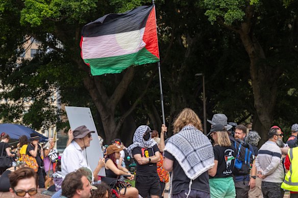 Police have asked the protesters to move to Hyde Park. 