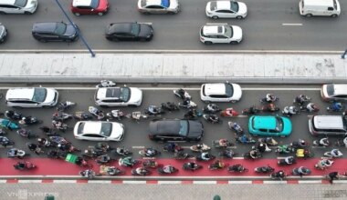 Walking without sidewalks, cycling without lanes: time for change