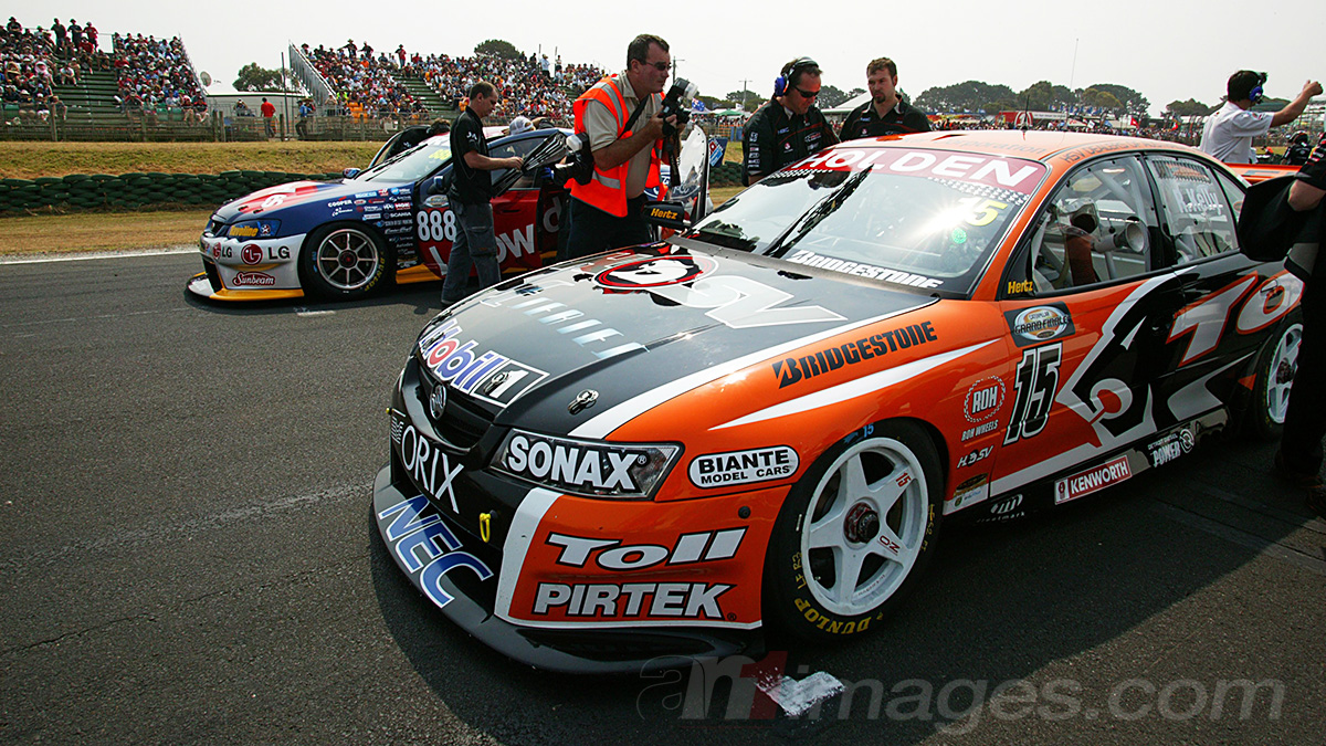 The Craig Lowndes, Rick Kelly parallels 20 years on from 2006 Phillip Island title scrap
