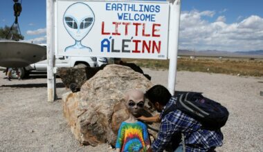 Trump orders Pentagon, federal agencies to release files on UFOs and aliens | Donald Trump News